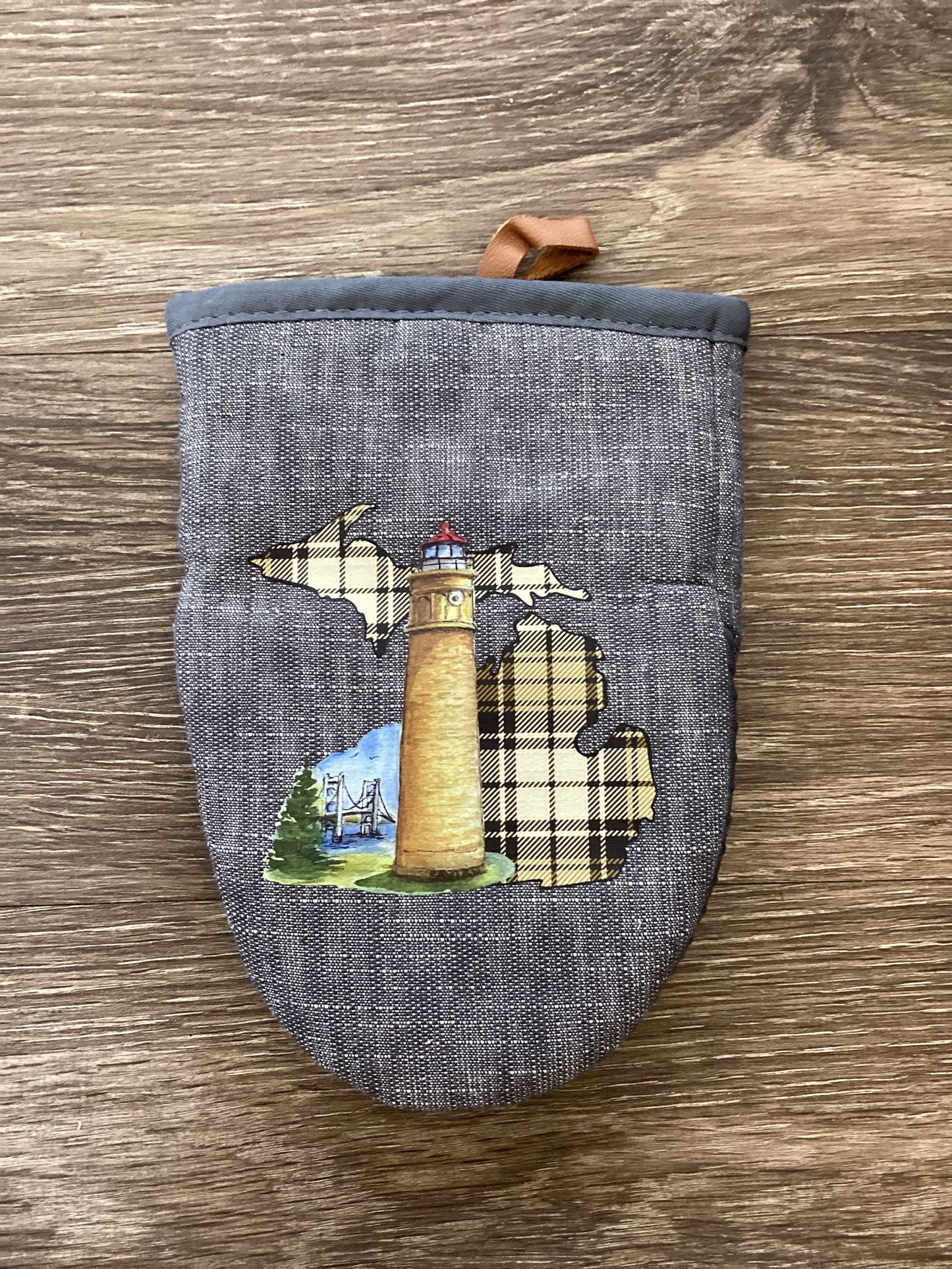 Big Mac Point - Lighthouse - Michigan - Short Oven Mitt