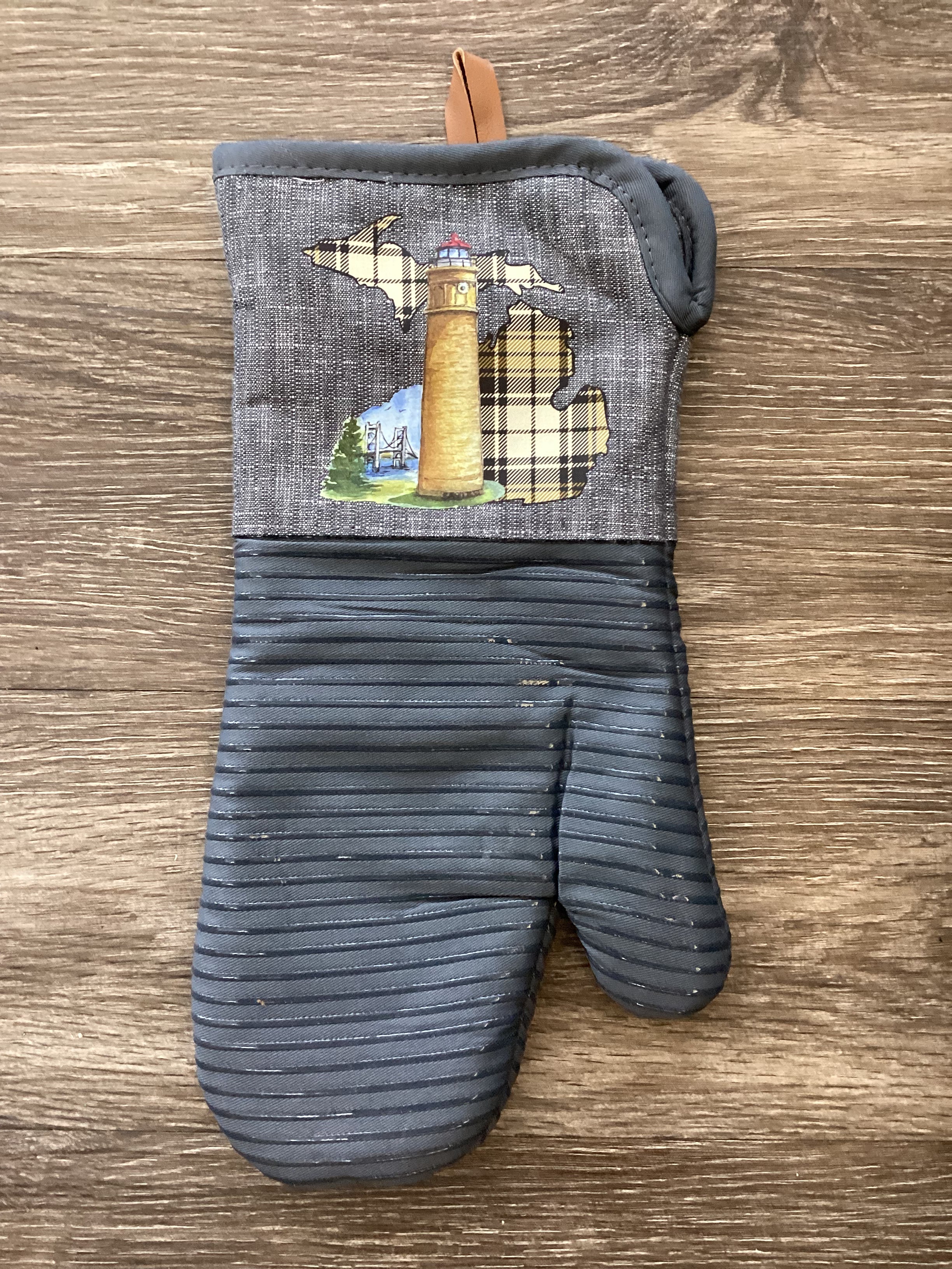 Big Mac Point - Lighthouse - Michigan - Large Oven Mitt