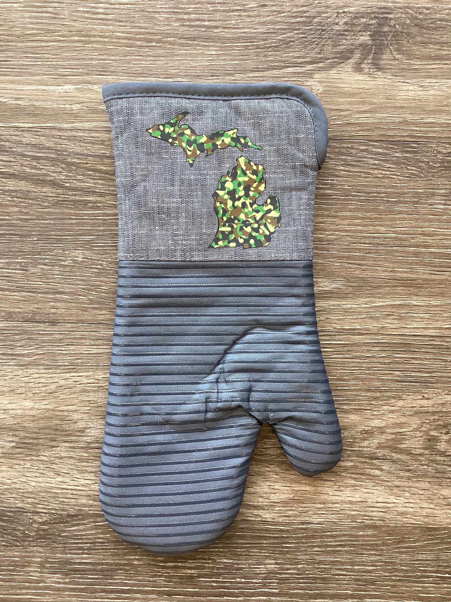 Camo - Michigan - Large Oven Mitt