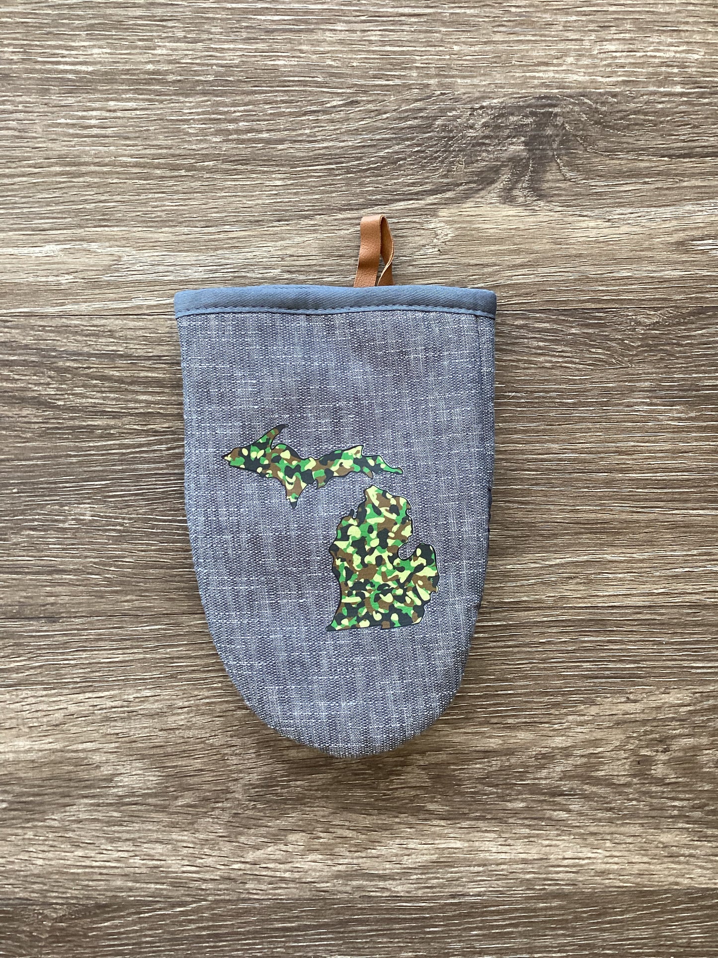Camo - Michigan - Short Oven Mitt
