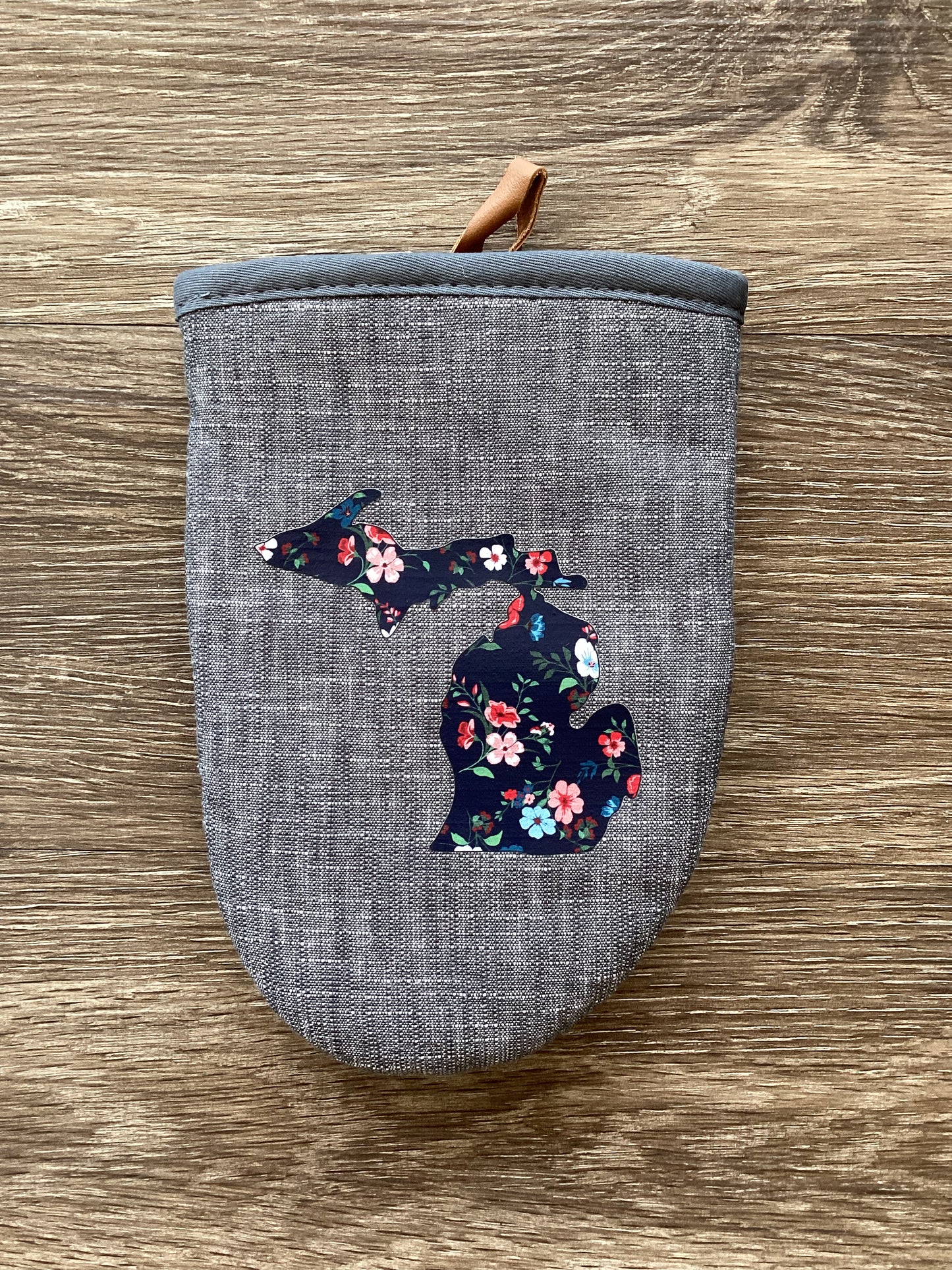 Branches Floral - Black - Michigan - Short Oven Mitt
