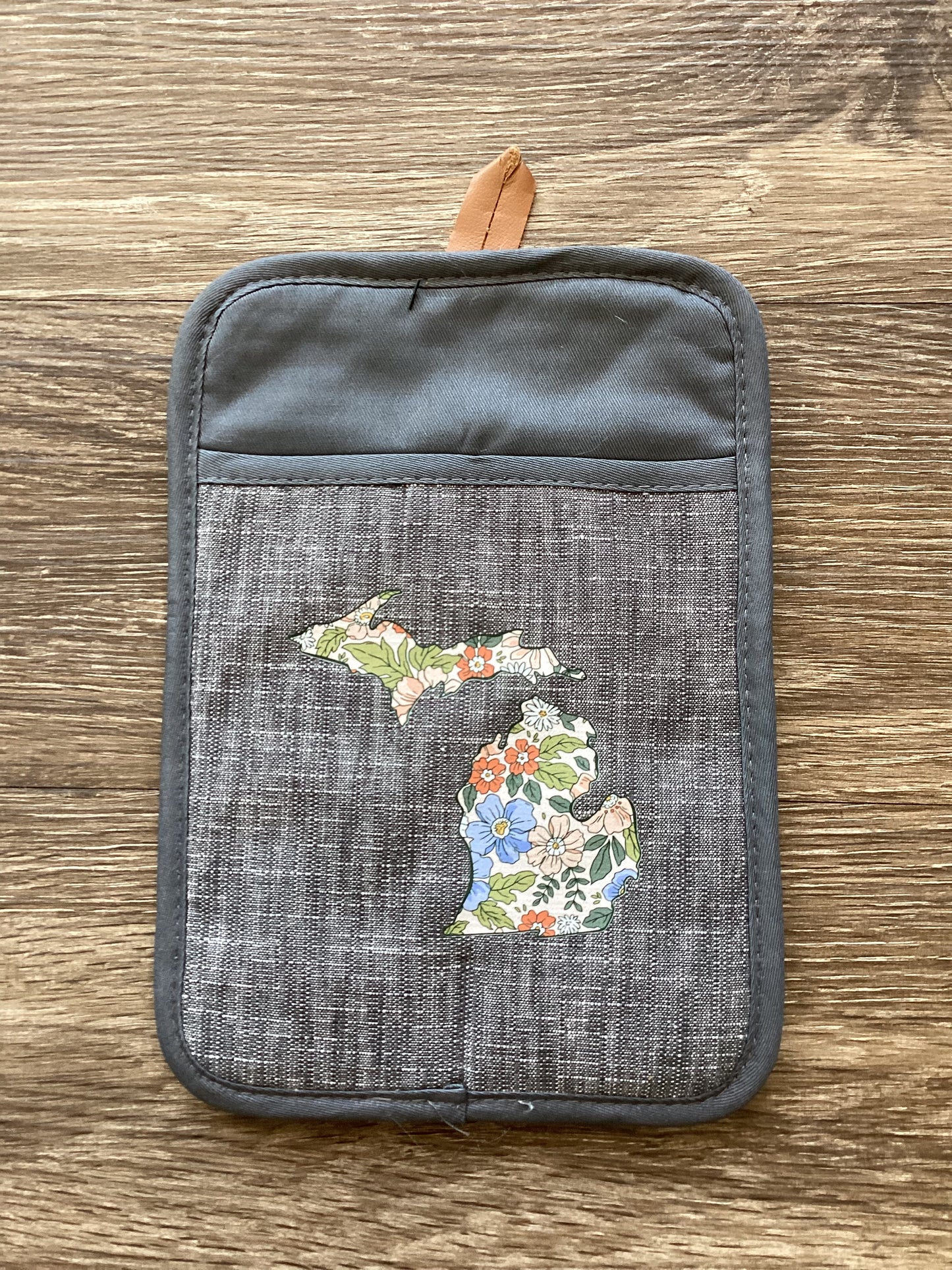 Blossoms - Meadow - Michigan - Rectangle Oven Mitt