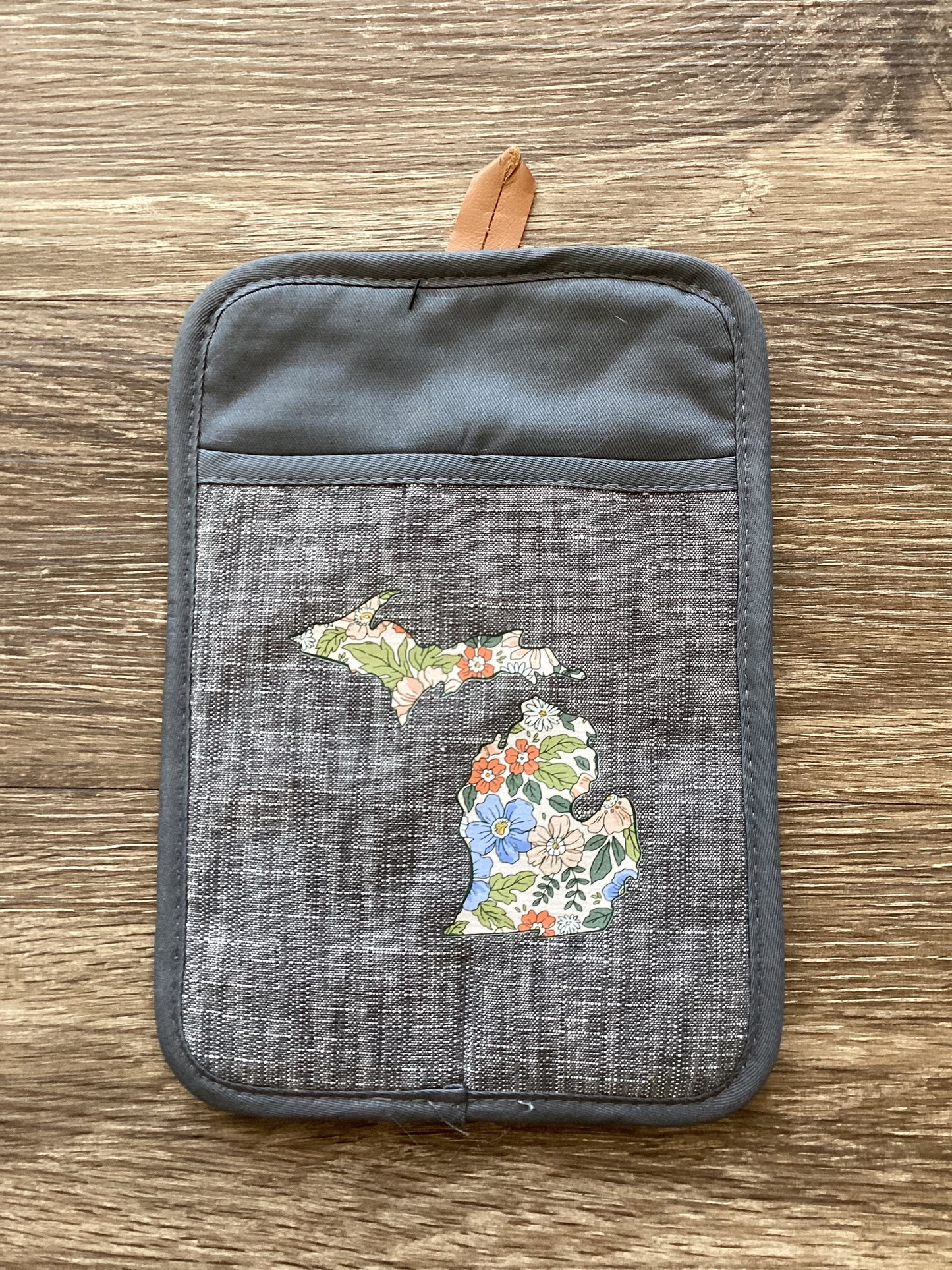 Blossoms - Meadow - Michigan - Rectangle Oven Mitt