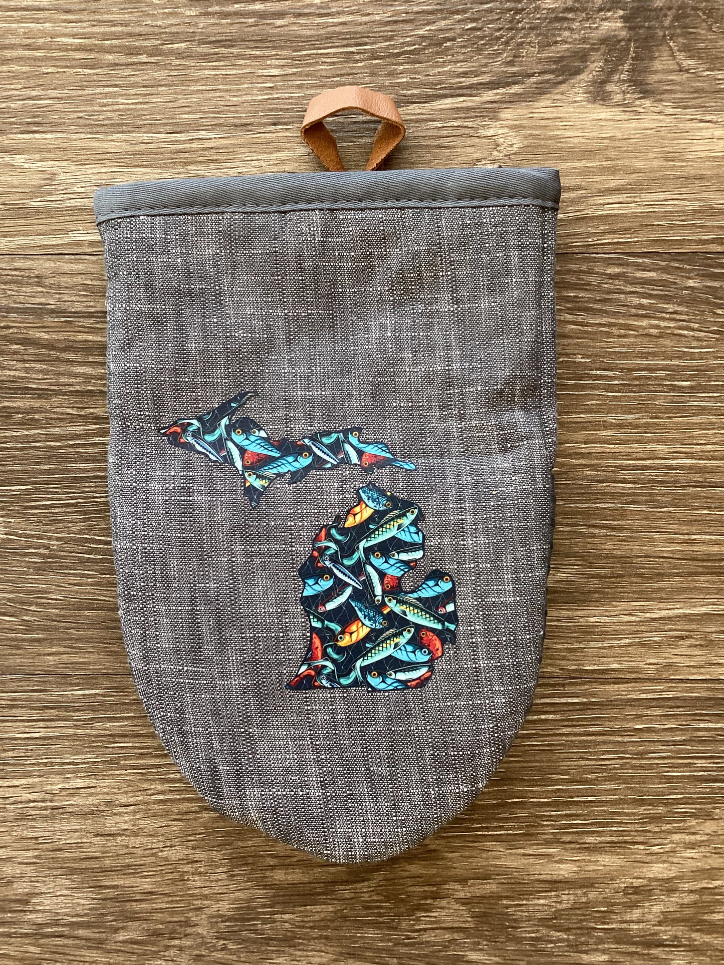 Fishes - Michigan - Short Oven Mitt