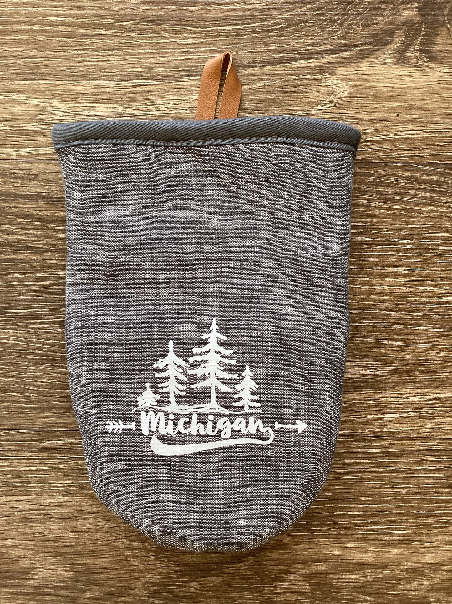 "Michigan" Forest - Word - Short Oven Mitt
