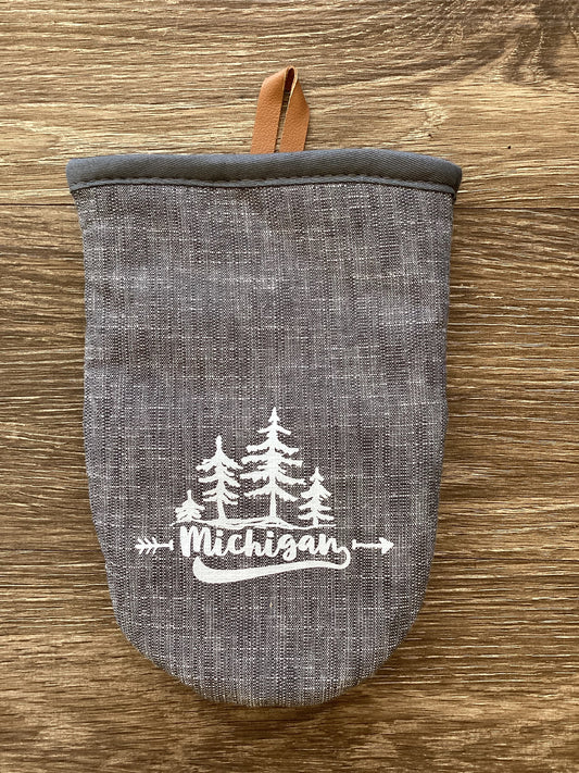 "Michigan" Forest - Word - Short Oven Mitt