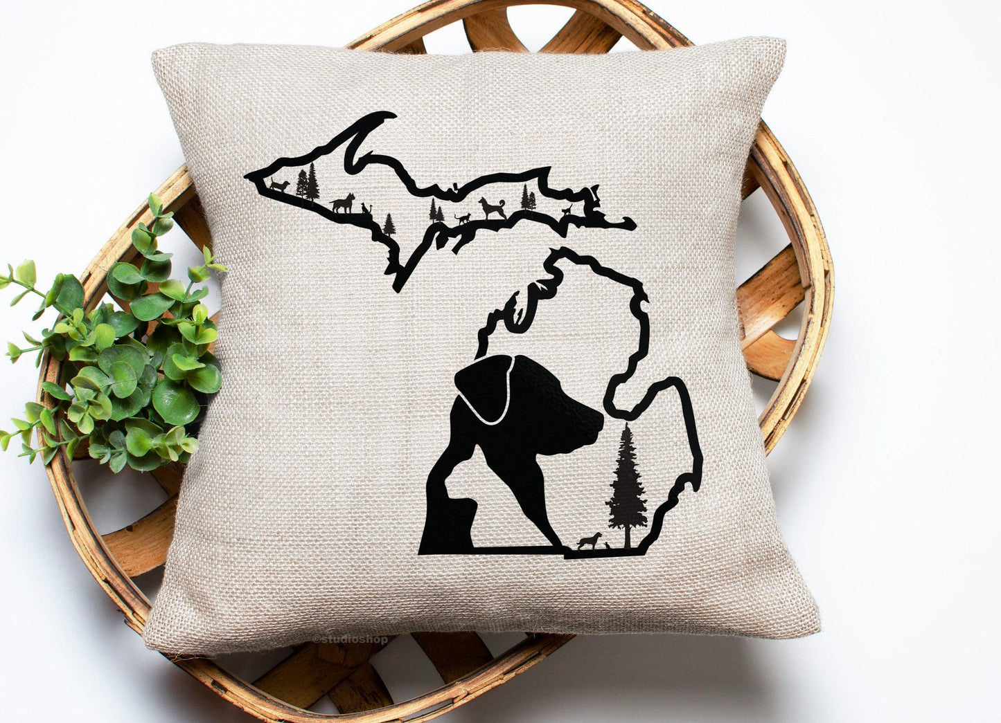 Pets - Outline - Michigan - Pillow