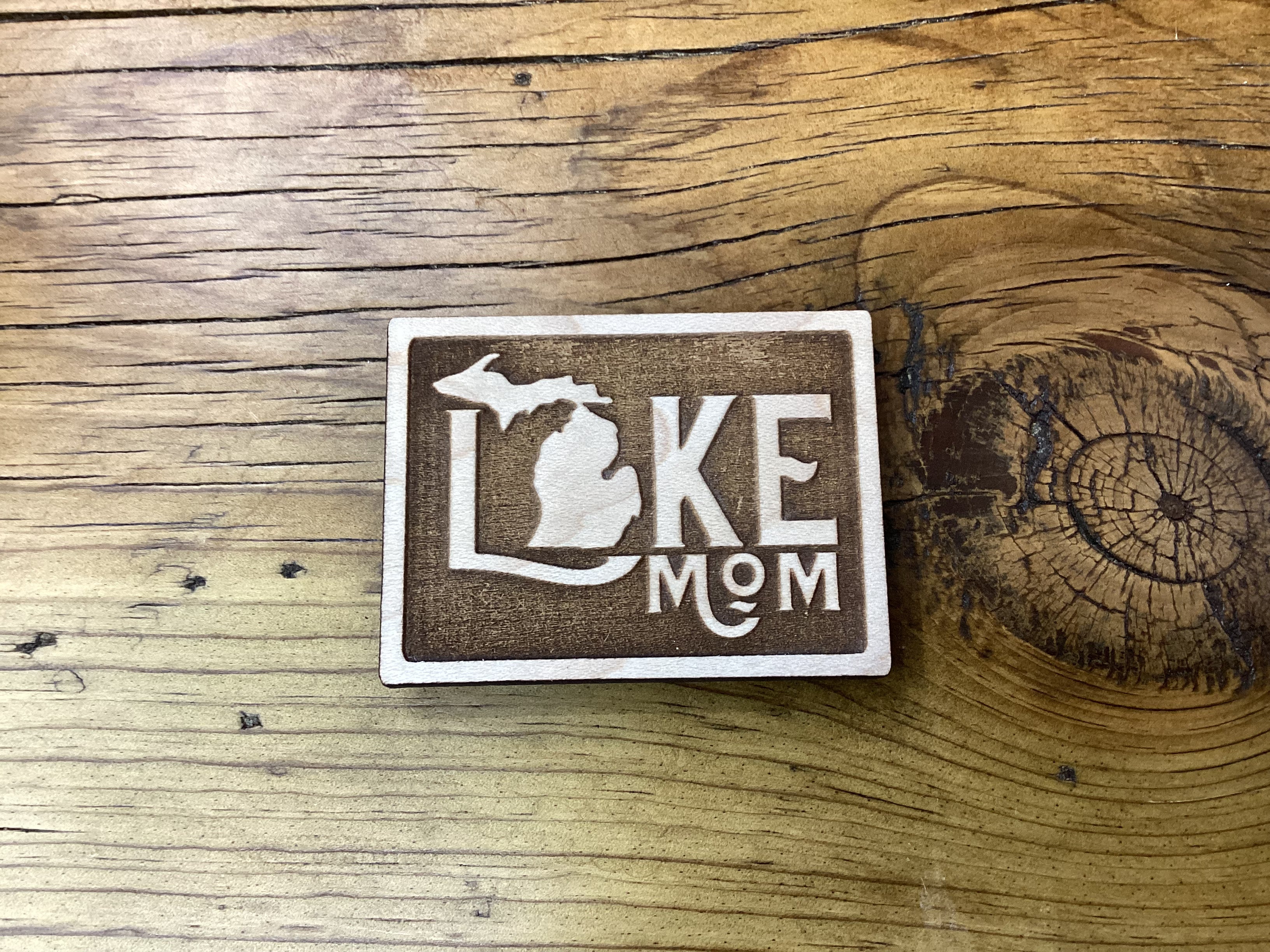 'Lake Mom' Rectangle - Word - Wooden Magnet
