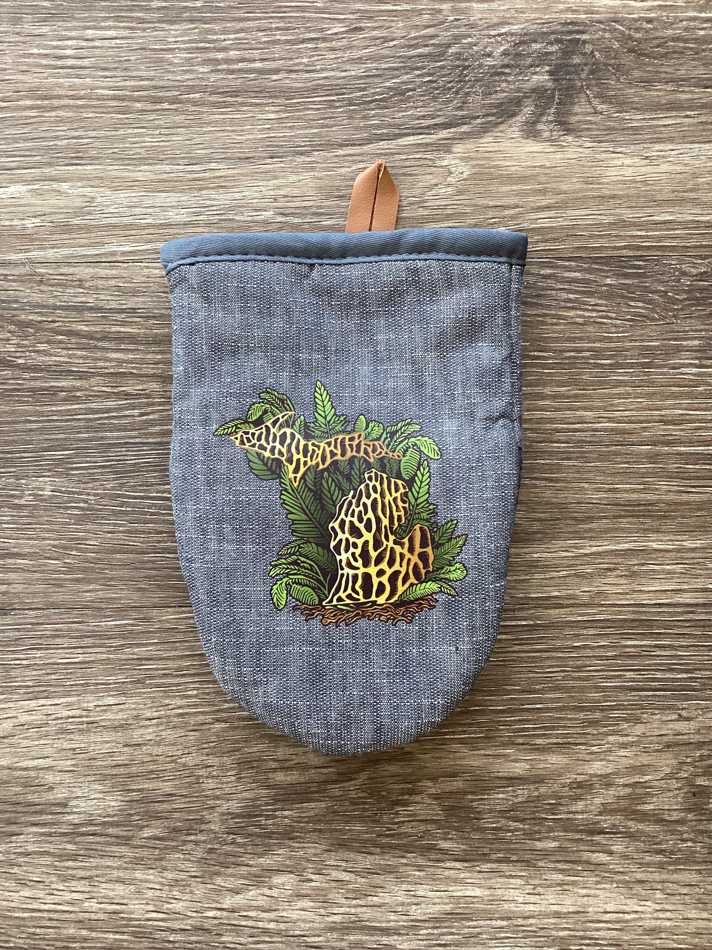 Morel Mushroom - Michigan - Short Oven Mitt