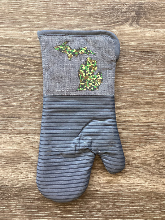 Camo - Michigan - Large Oven Mitt