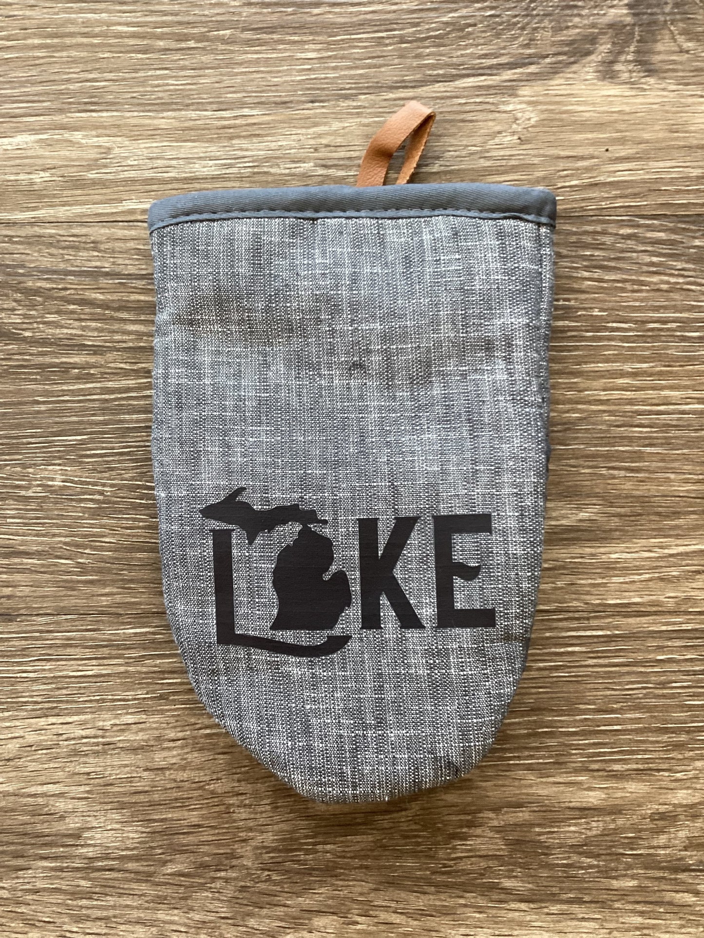 "Lake" - Word - Short Oven Mitt