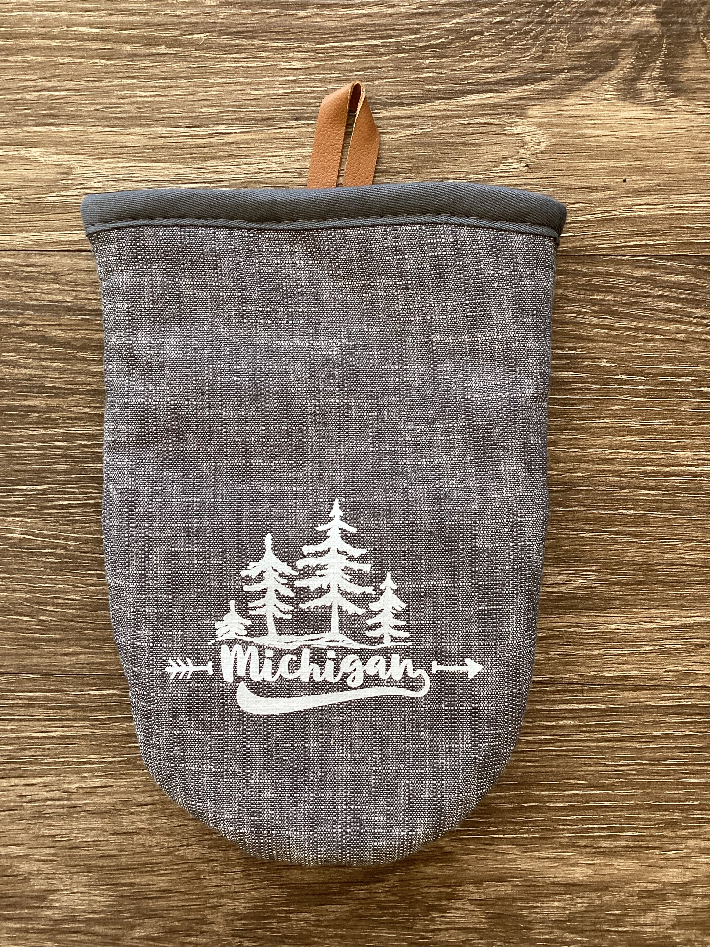 "Michigan" Forest - Word - Short Oven Mitt