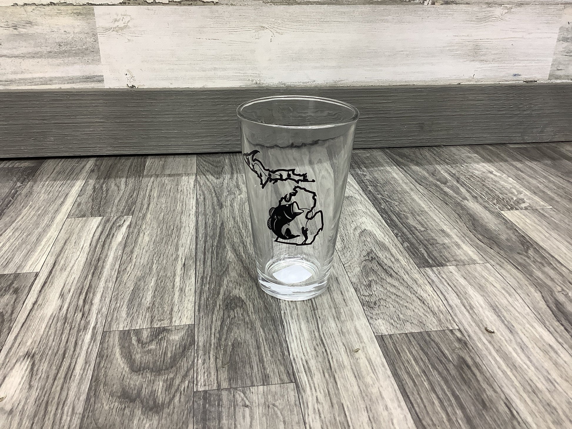 Fishing - Outline - Michigan - 16oz Pint Glass